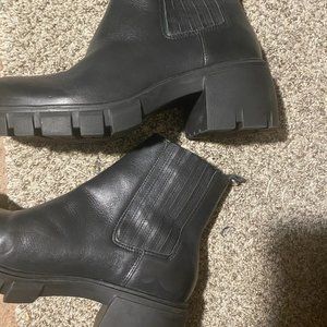 Steve Madden Black Leather Lug Sole Ankle Boots